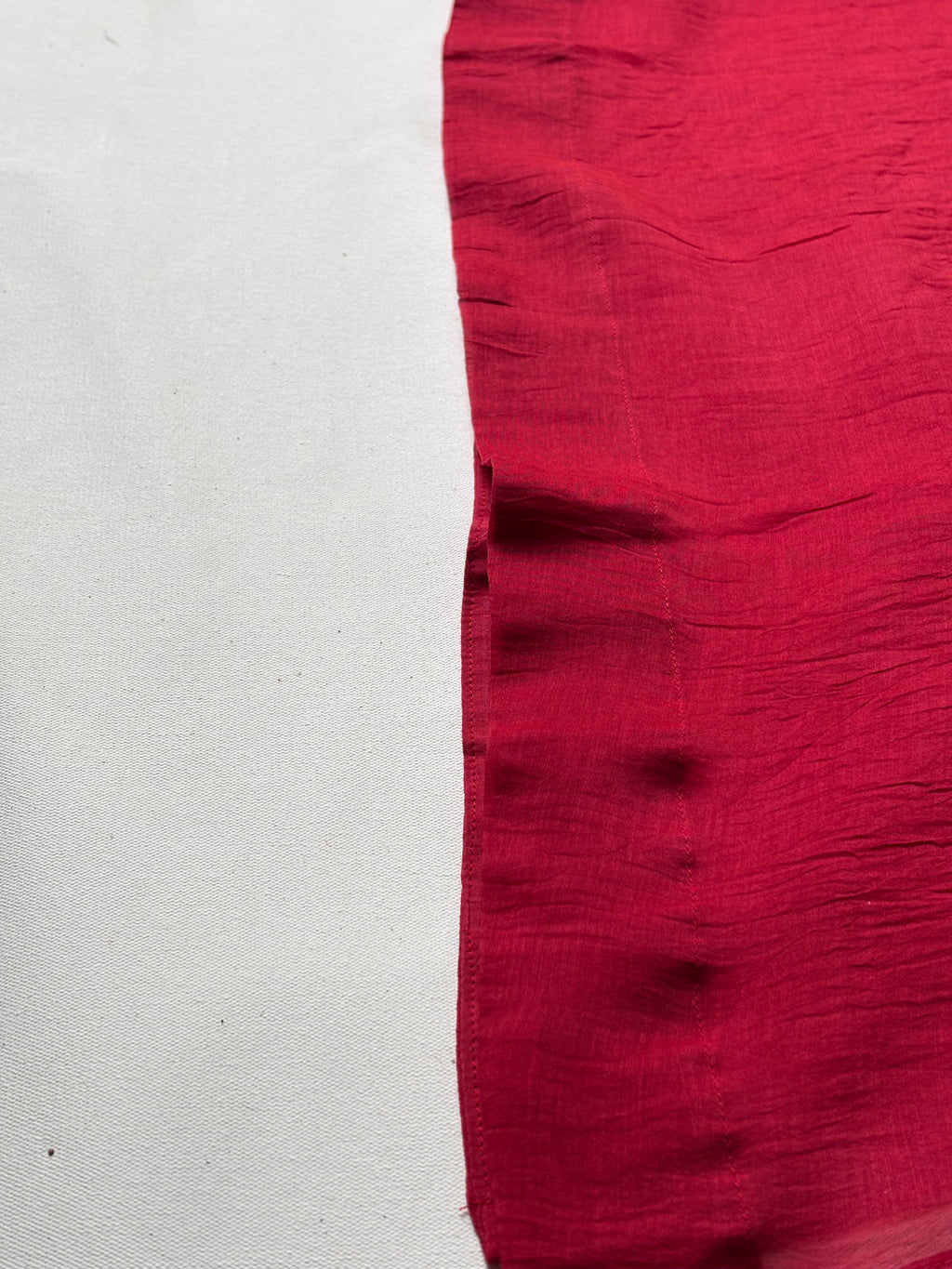 Naazé | The Art of Chikankari (Red)
