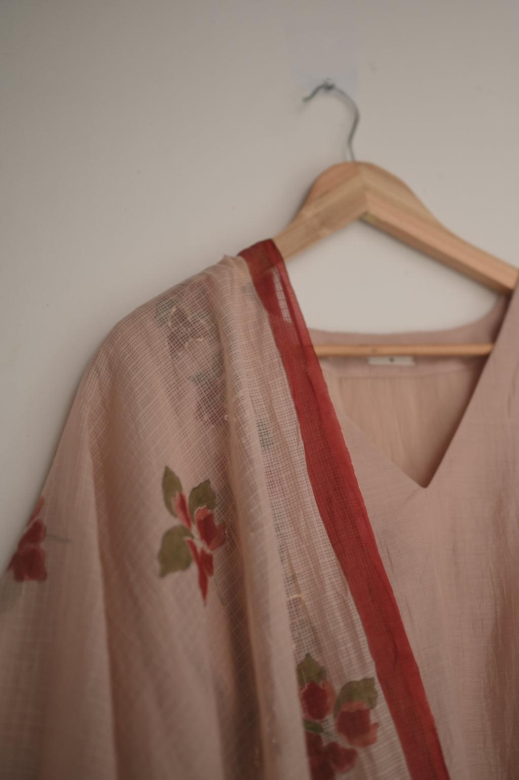 Rouvara  | Semi-Party Wear