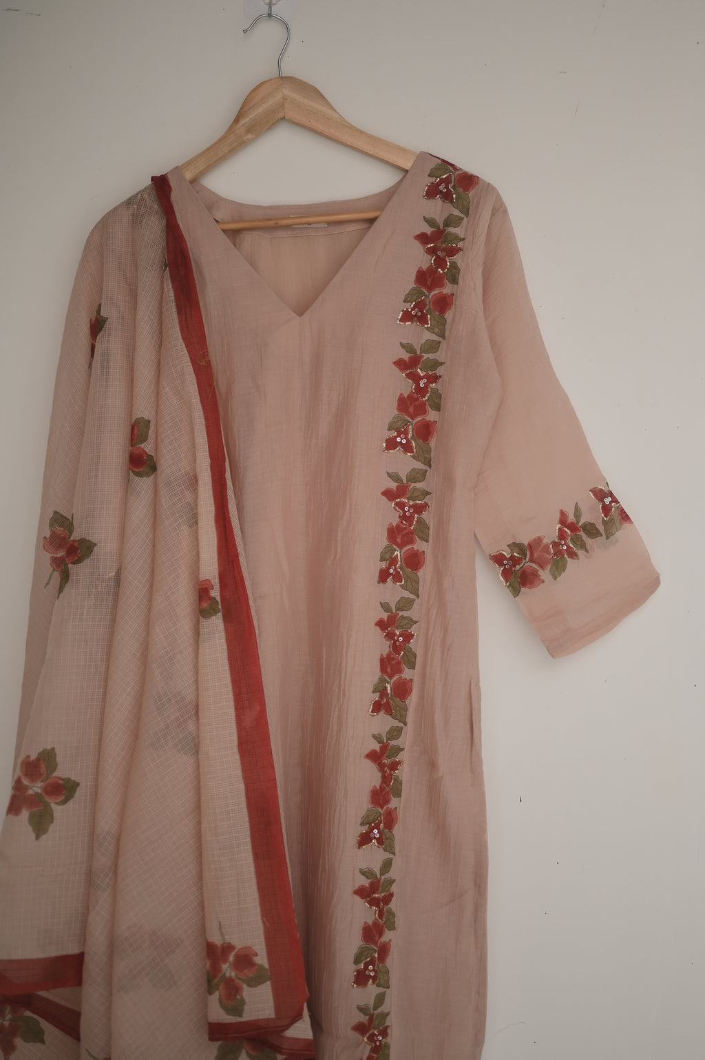 Rouvara  | Semi-Party Wear